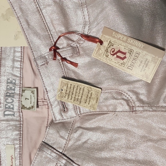 Decree Size 7 Rose Blush Low Rise Skinny    Lot B - Picture 4 of 4